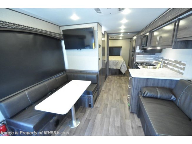 2018 Fleetwood Axon 29M W/ Hydraulic Leveling, King Bed, 2 A/Cs, Sat - New Class A For Sale by Motor Home Specialist in Alvarado, Texas