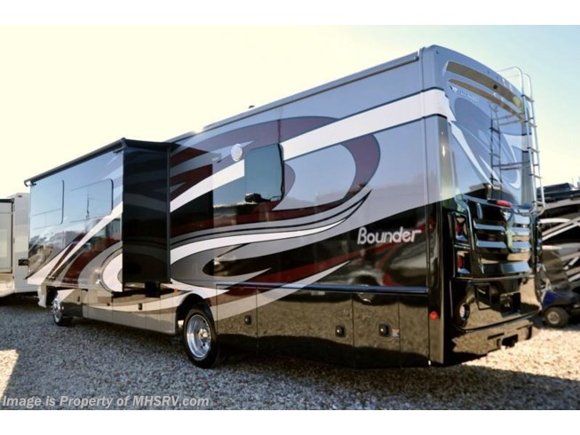 2018 Bounder 34S Bath & 1/2 RV for Sale @ MHSRV W/ Theater Seat by Fleetwood from Motor Home Specialist in Alvarado, Texas