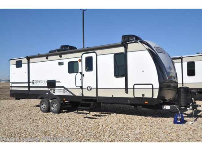 New 2018 Cruiser RV Radiance Ultra-Lite 26BH Bunk Model RV for Sale W/2 A/C available in Alvarado, Texas