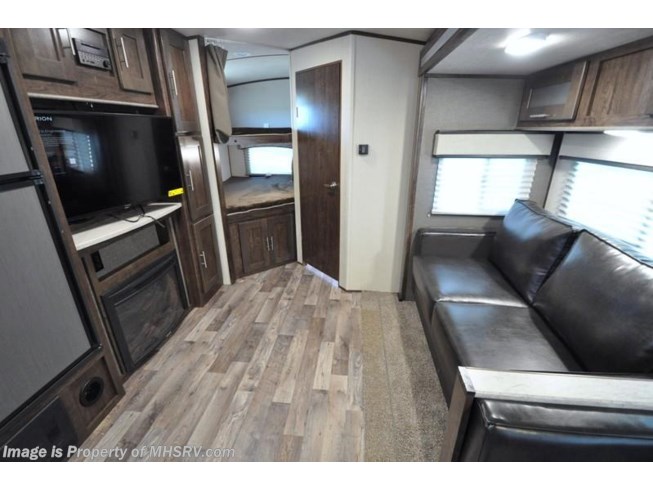 2018 Cruiser RV Radiance Ultra-Lite 26BH Bunk Model RV for Sale W/2 A/C - New Travel Trailer For Sale by Motor Home Specialist in Alvarado, Texas
