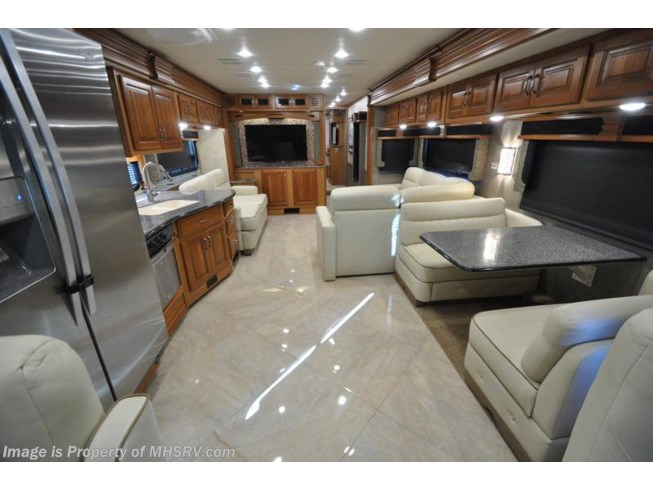 2015 Fleetwood Discovery 40X W/King, Res Fridge, W/D - Used Diesel Pusher For Sale by Motor Home Specialist in Alvarado, Texas