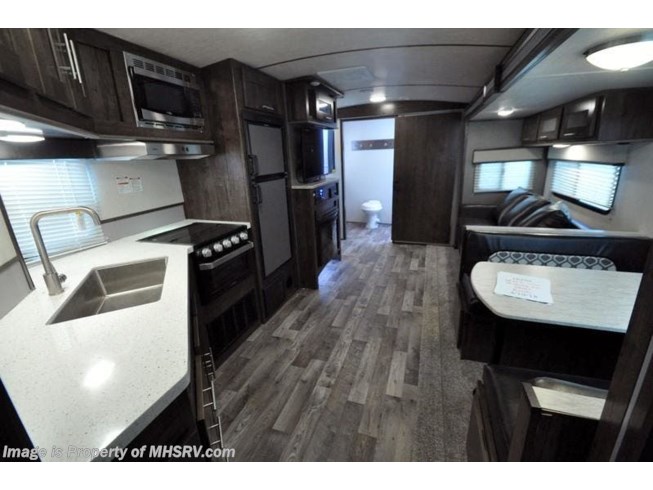 2019 Cruiser RV Radiance Ultra-Lite 25RB RV W/2 A/C, King, Pwr Tongue Jack - New Travel Trailer For Sale by Motor Home Specialist in Alvarado, Texas
