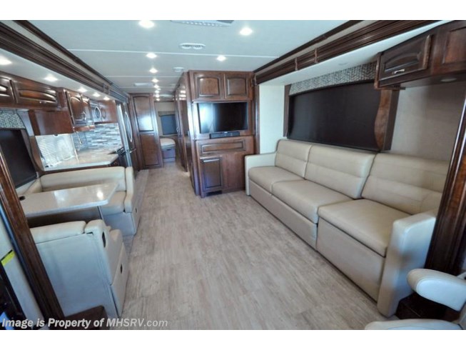 2018 Holiday Rambler Vacationer 35P W/ Res Fridge, King, Ext TV - Used Class A For Sale by Motor Home Specialist in Alvarado, Texas