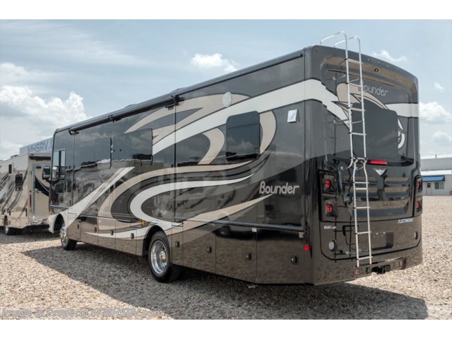 2019 Bounder 33C RV for Sale W/ King, W/D, OH Loft by Fleetwood from Motor Home Specialist in Alvarado, Texas