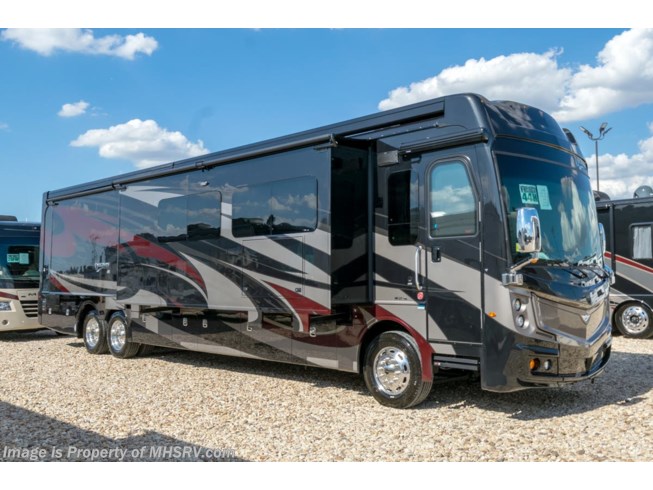 New 2019 Fleetwood Discovery LXE 44H Bath & 1/2 W/ Theater Seats, Tech Pkg available in Alvarado, Texas