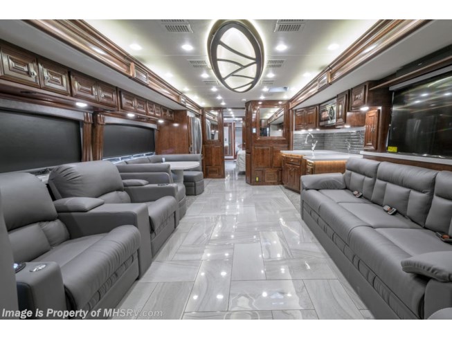 2019 Fleetwood Discovery LXE 44H Bath & 1/2 W/ Theater Seats, Tech Pkg - New Diesel Pusher For Sale by Motor Home Specialist in Alvarado, Texas