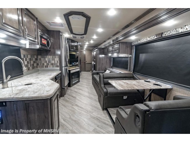 2019 Holiday Rambler Vacationer 36FP - New Class A For Sale by Motor Home Specialist in Alvarado, Texas