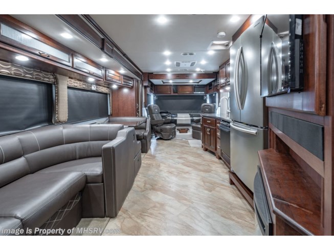 2017 Fleetwood Bounder 35K Bath & 1/2 W/ OH Loft, King Consignment RV - Used Class A For Sale by Motor Home Specialist in Alvarado, Texas