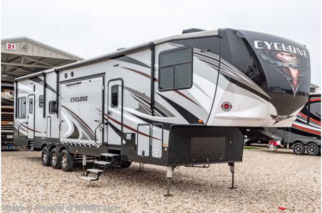 2019 Heartland RV Cyclone CY 4270 Bath & 1/2 Bunk Model 5th Wheel W/ 5.5KW Gen