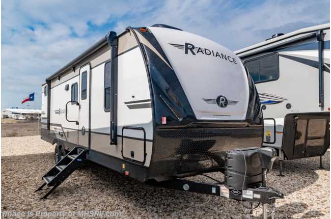 2020 Cruiser RV Radiance Ultra-Lite 32BH Double Bunk Model, Bath &amp; 1/2 W/ King Bed, Stabilizers &amp; 2 A/Cs
