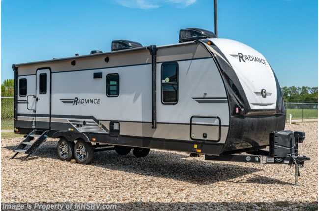 2021 Cruiser RV Radiance Ultra-Lite 25RB W/ King, Walk-In Pantry, Power Stabilizers &amp; 2 A/Cs