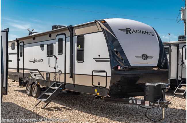2021 Cruiser RV Radiance Ultra-Lite 30DS Bunk Model, Bath &amp; 1/2 W/ King Bed, Stabilizers, 2 A/Cs