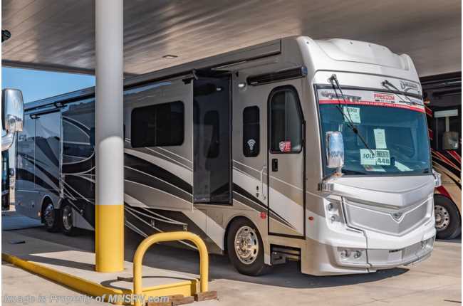 2021 Fleetwood Discovery LXE 44B Bath &amp; 1/2 Bunk Model W/ Theater Seats, Technology Package, 450HP &amp; OH Loft