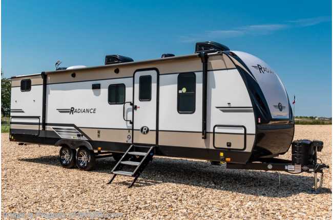 2021 Cruiser RV Radiance Ultra-Lite 28QD Bunk Model RV for Sale W/ King Bed, Stabilizers &amp; 2 A/Cs