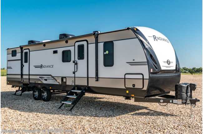 2021 Cruiser RV Radiance Ultra-Lite 30DS Bunk Model, Bath &amp; W/ King Bed, Stabilizers, 2 A/Cs