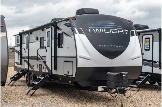2021 Thor Twilight TWS 3300 Bunk Model W/ Power Stabilizers, King Bed &amp; 2 A/Cs