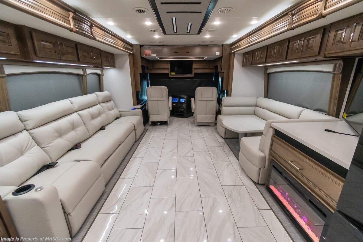 Call now about this 2026 Fleetwood Discovery LXE 44S! 2026 Fleetwood Discovery LXE 44S - New Diesel Pusher For Sale by Motor Home Specialist in Alvarado, Texas features Bath & 1/2