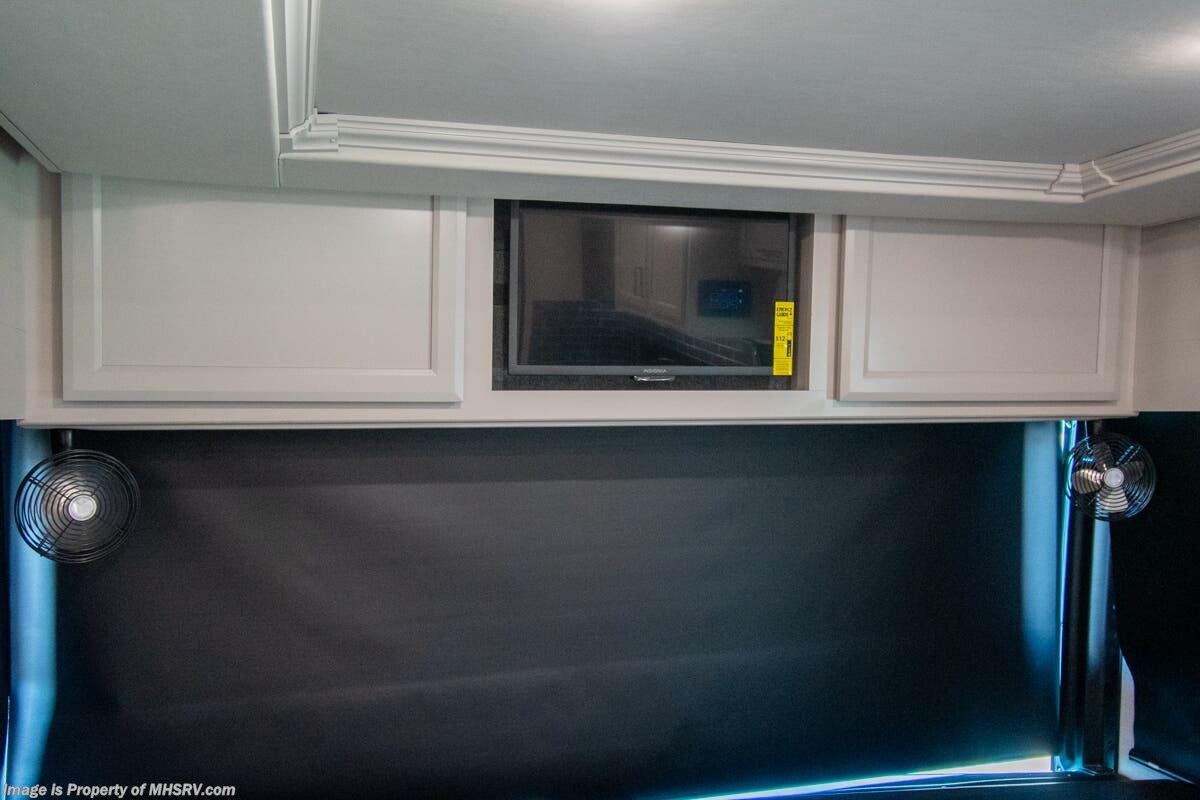 New 2026 Fleetwood Bounder 33C available in Alvarado, Texas