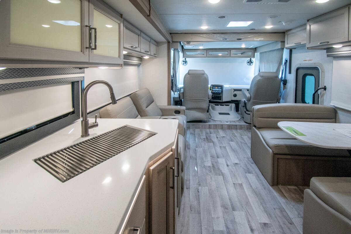 Call now about this 2026 Thor Motor Coach Hurricane 29L! 2026 Thor Motor Coach Hurricane 29L - New Class A For Sale by Motor Home Specialist in Alvarado, Texas features Theater Seating