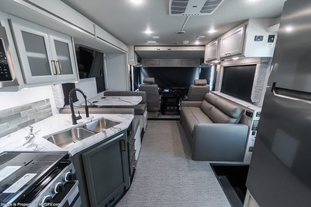 Call now about this 2026 Holiday Rambler Admiral 28A! 2026 Holiday Rambler Admiral 28A - New Class A For Sale by Motor Home Specialist in Alvarado, Texas