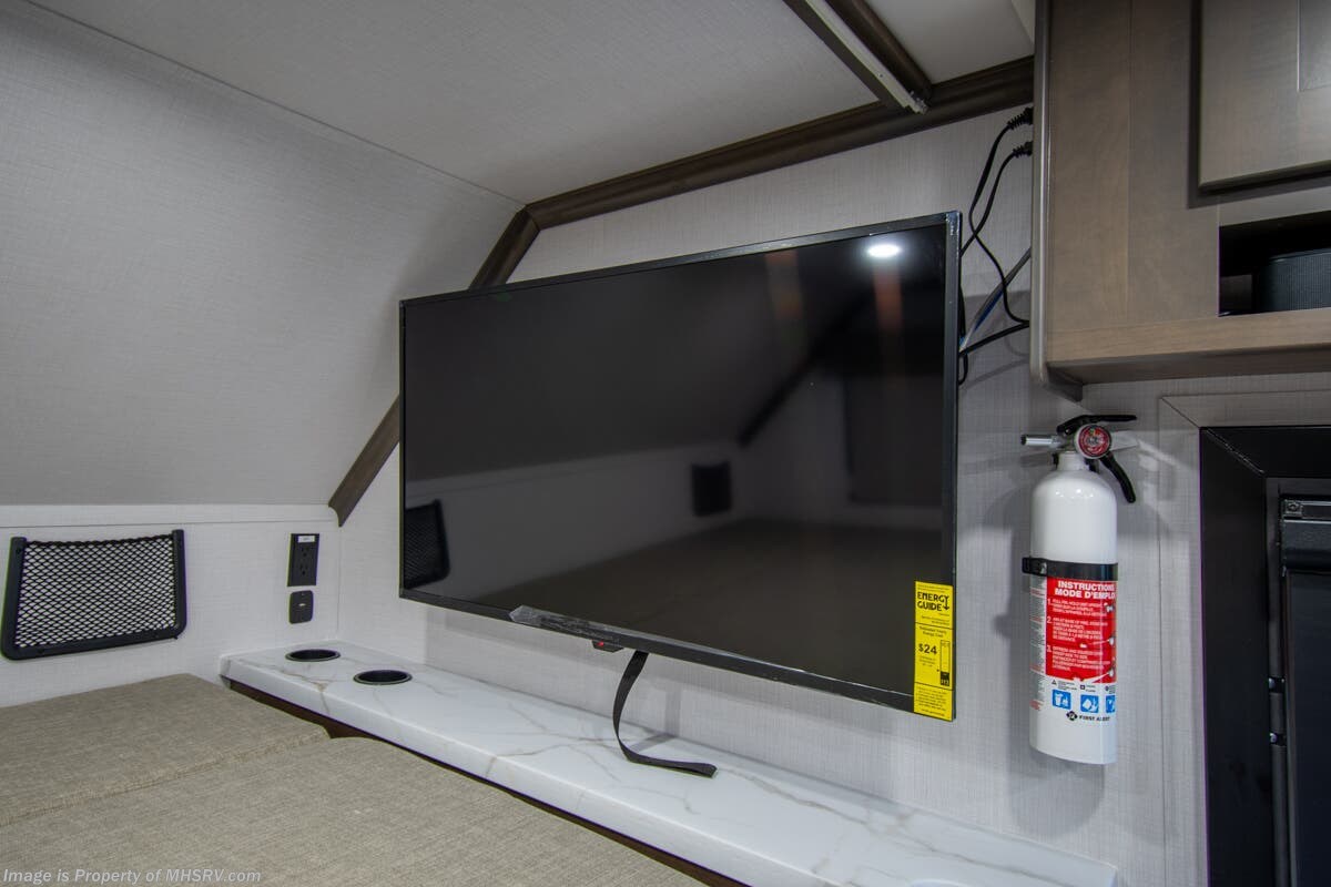 New 2026 Dynamax Corp Isata 5 Series 30FW available in Alvarado, Texas