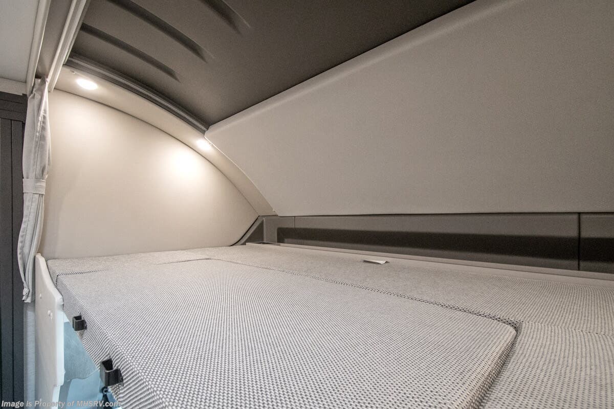 New 2026 Thor Motor Coach Omni Trail X32 available in Alvarado, Texas