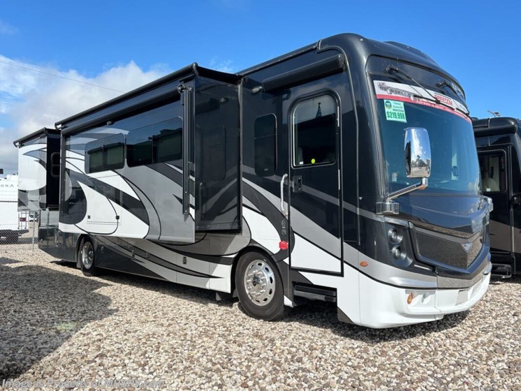 Email now about this 2021 Fleetwood Discovery 36Q! Used 2021 Fleetwood Discovery 36Q available in Alvarado, Texas
