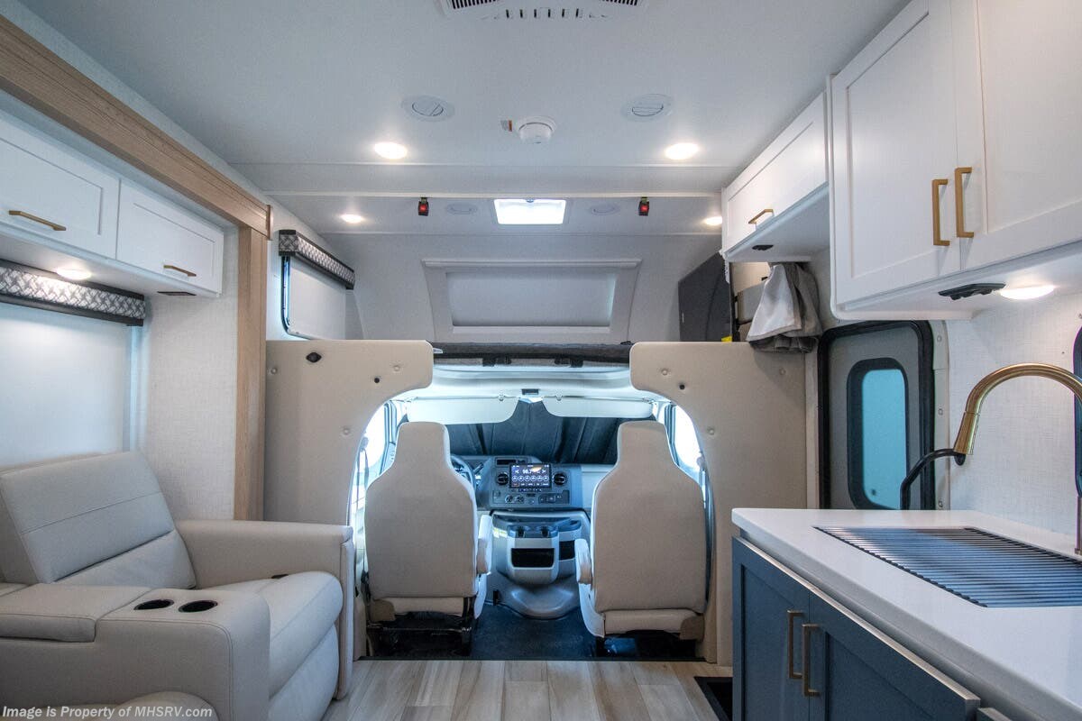 Contact us now about this 2026 Thor Motor Coach Quantum HS31! 2026 Quantum HS31 by Thor Motor Coach from Motor Home Specialist in Alvarado, Texas