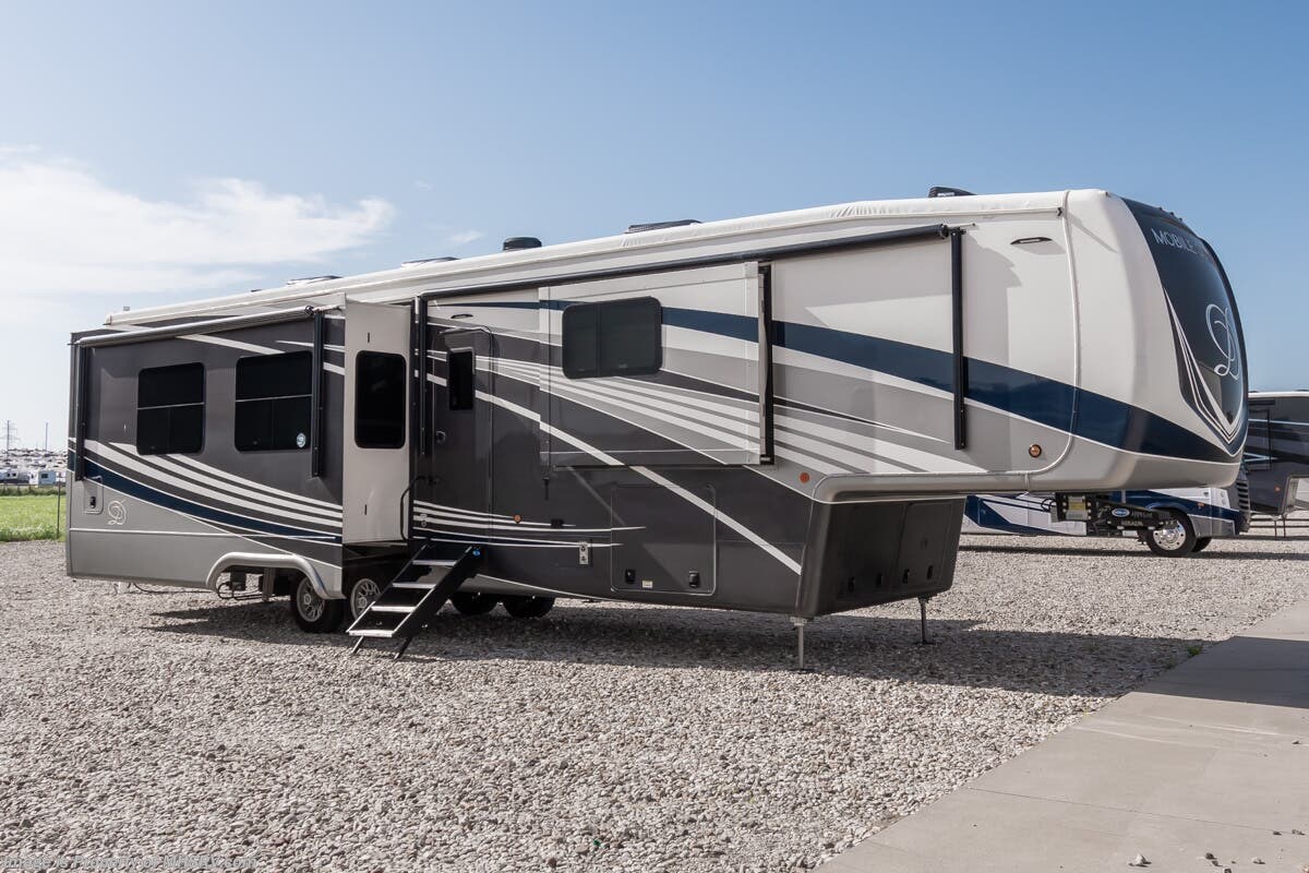 Email now about this 2022 DRV Mobile Suites 41RKDB! Used 2022 DRV Mobile Suites 41RKDB available in Alvarado, Texas