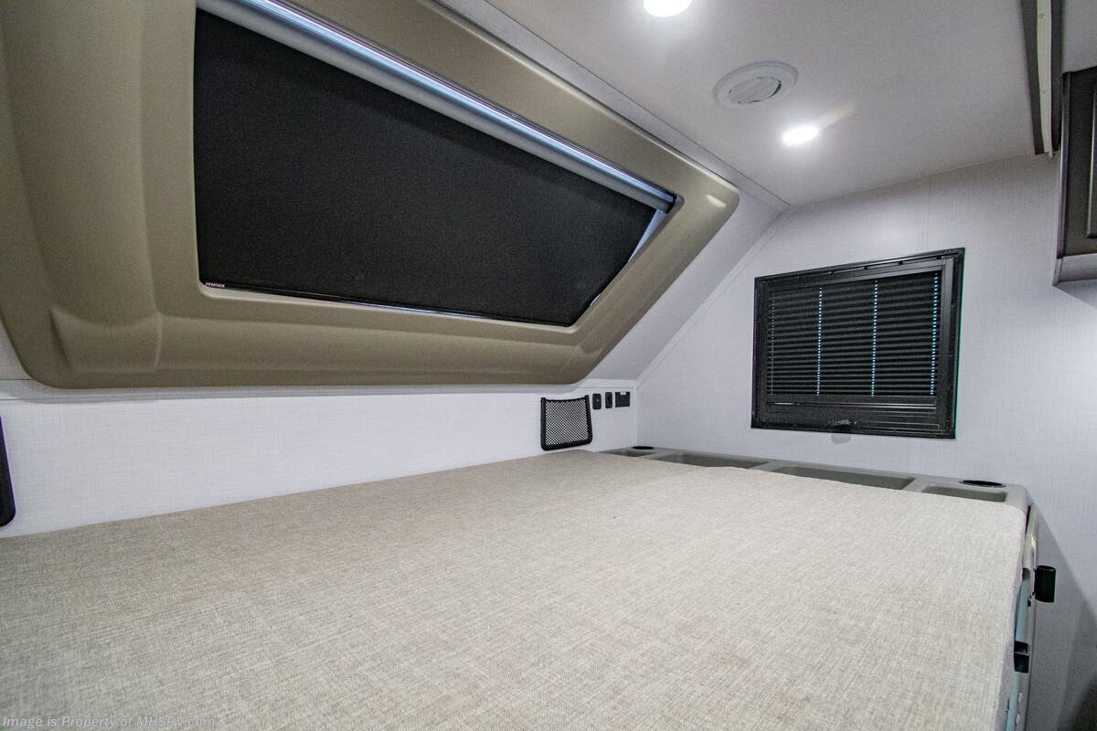 New 2026 Dynamax Corp Isata 6 Series 31KS available in Alvarado, Texas