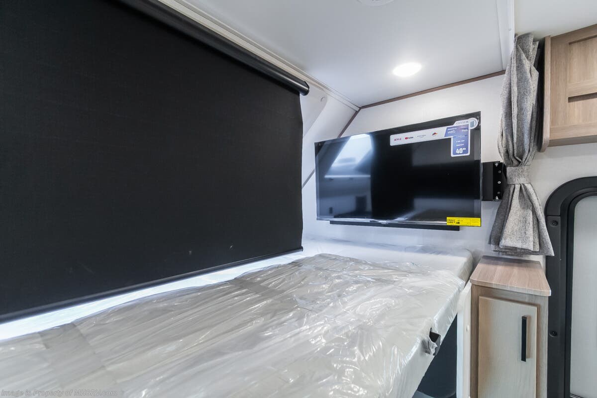 New 2025 East to West Bravado 33DS available in Alvarado, Texas