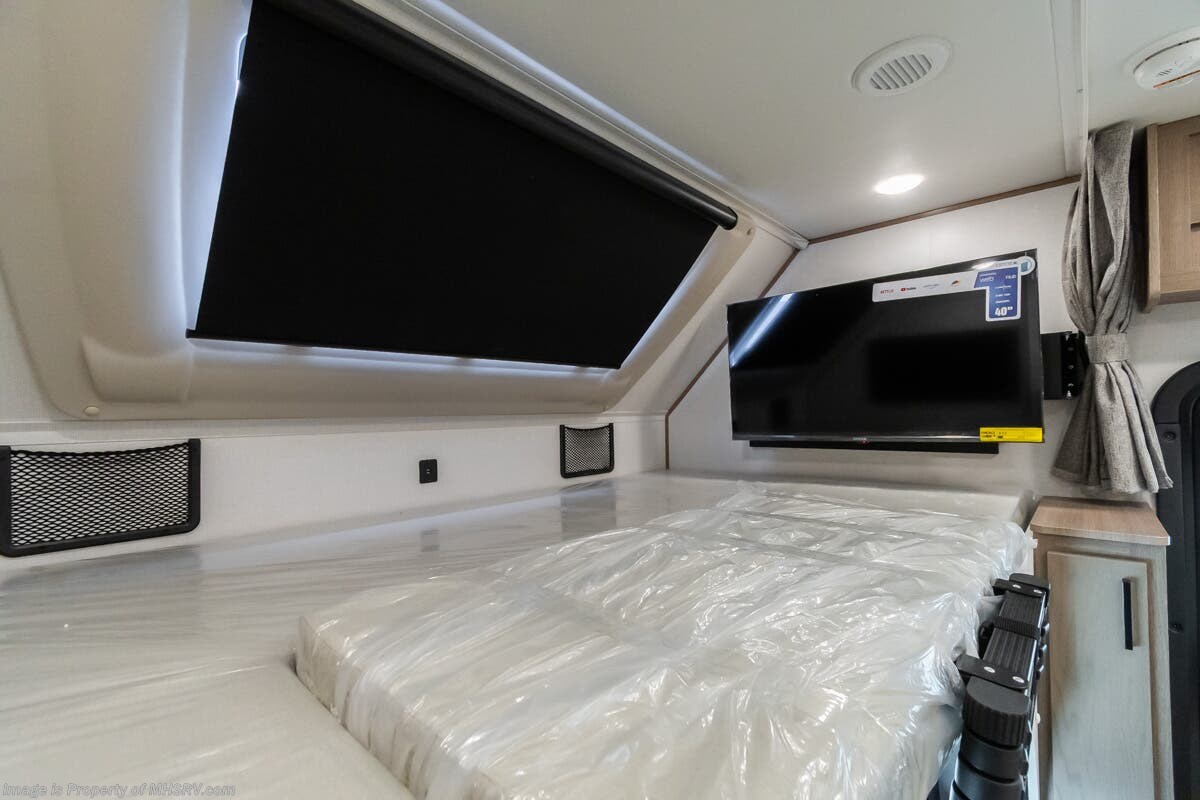 New 2025 East to West Bravado 33DS available in Alvarado, Texas