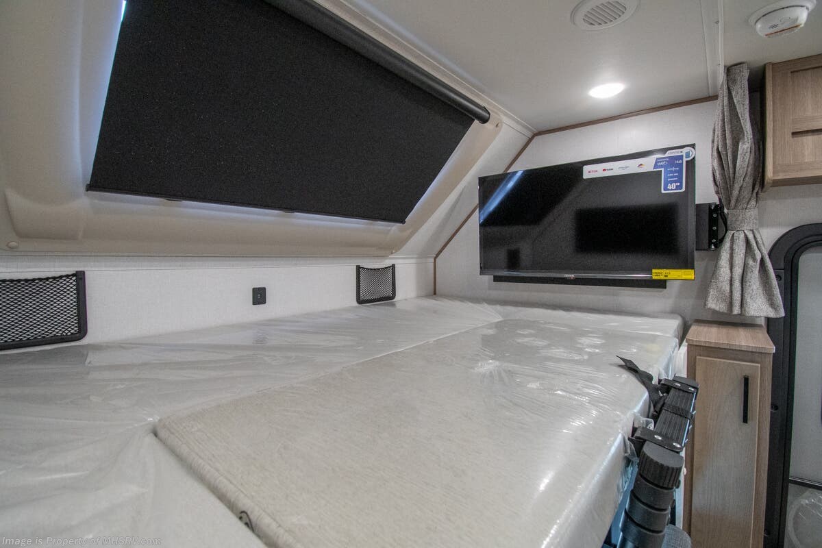 New 2025 East to West Bravado 33DS available in Alvarado, Texas