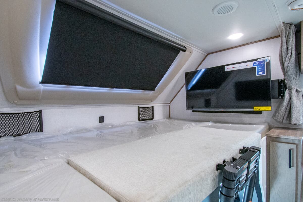 New 2025 East to West Bravado 33DS available in Alvarado, Texas