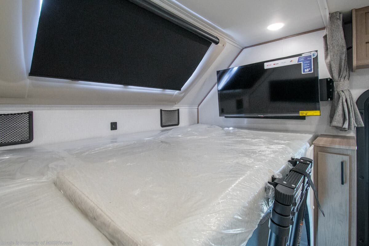 New 2025 East to West Bravado 33DS available in Alvarado, Texas