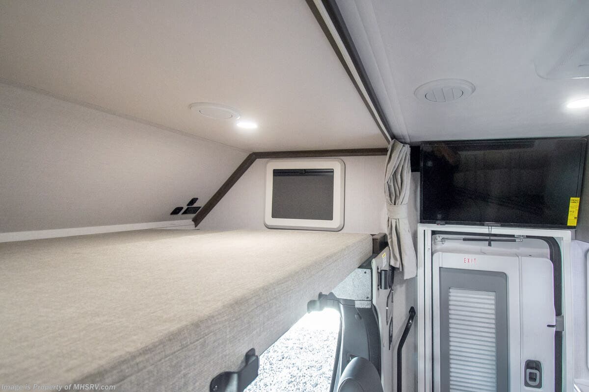 New 2026 Dynamax Corp Isata 3 Series 24FW available in Alvarado, Texas