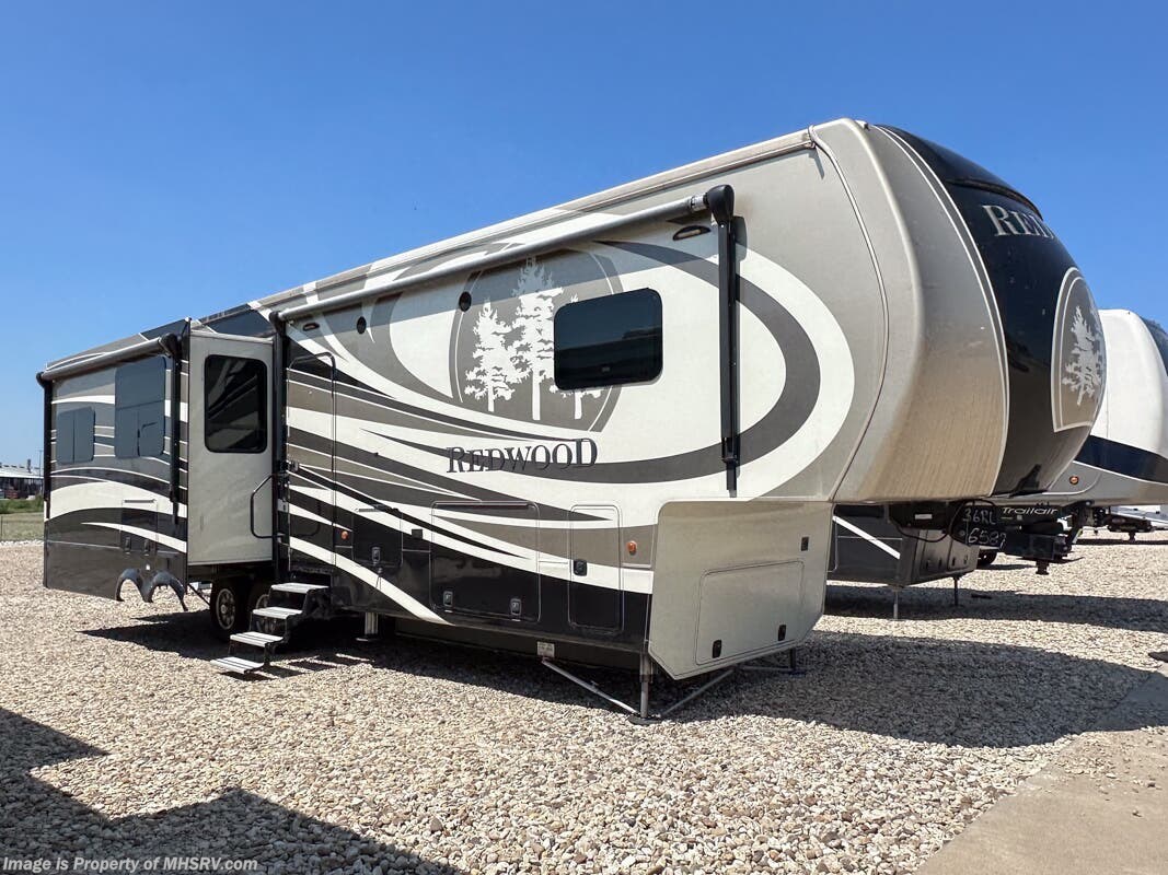 Email now about this 2017 CrossRoads Redwood 36RL! Used 2017 CrossRoads Redwood 36RL available in Alvarado, Texas