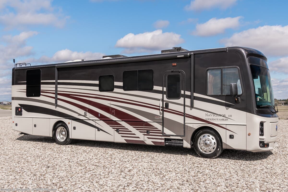 Email now about this 2016 Holiday Rambler Navigator XE 35B! Used 2016 Holiday Rambler Navigator XE 35B available in Alvarado, Texas