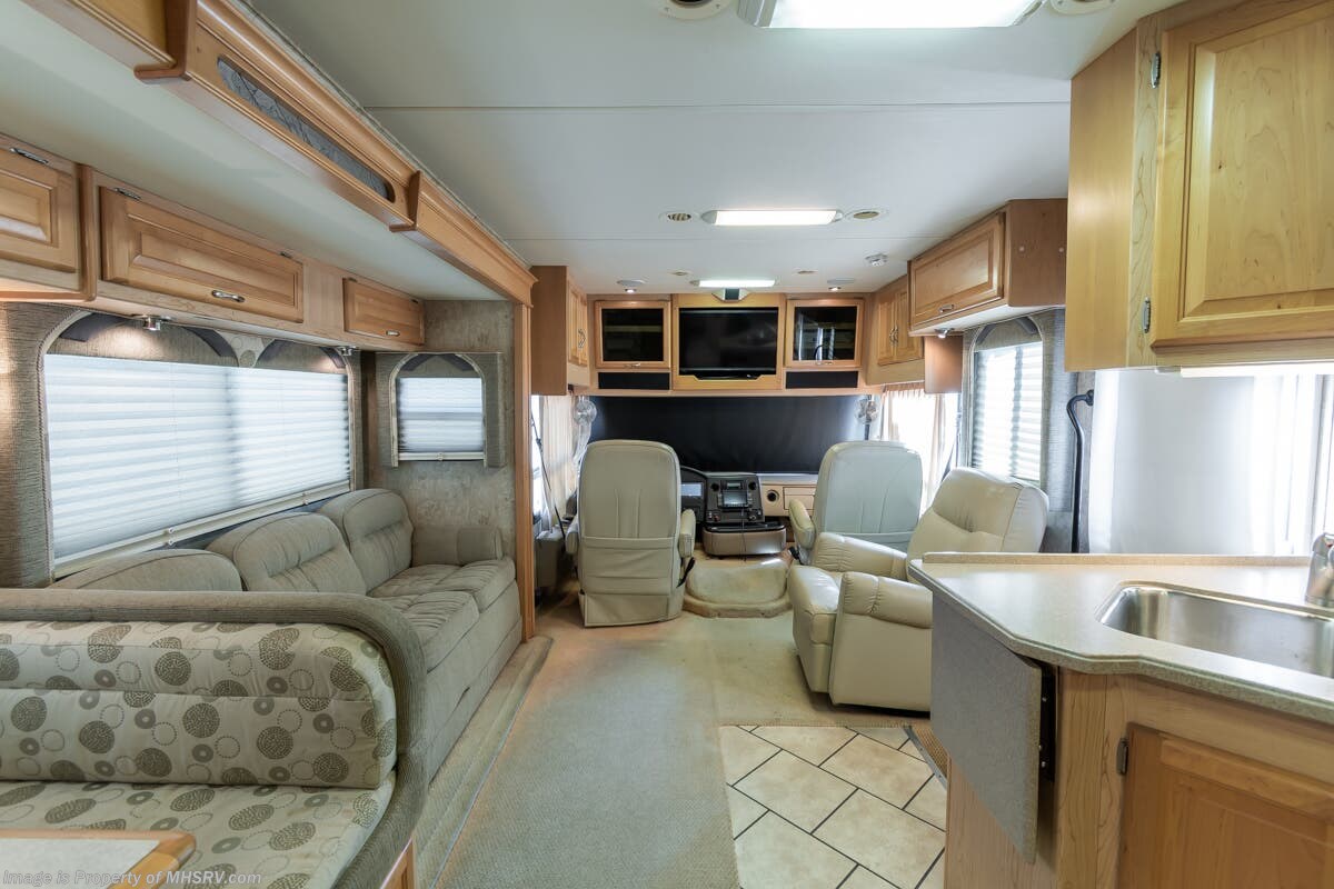 Call now about this 2007 National RV Dolphin 5320! 2007 National RV Dolphin 5320 - Used Class A For Sale by Motor Home Specialist in Alvarado, Texas