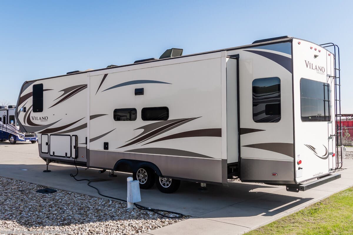Used 2019 Vanleigh Vilano 365RL available in Alvarado, Texas