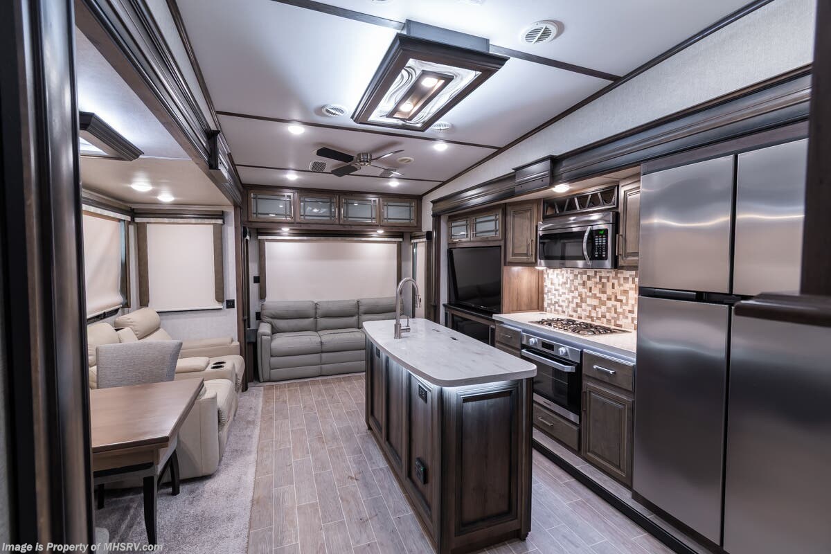 Call now about this 2020 Keystone Montana 3120RL! 2020 Keystone Montana 3120RL - Used Fifth Wheel For Sale by Motor Home Specialist in Alvarado, Texas