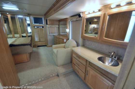 2007 Fleetwood Providence Outside Kitchen W/2 slides including a Full Wal Floorplan