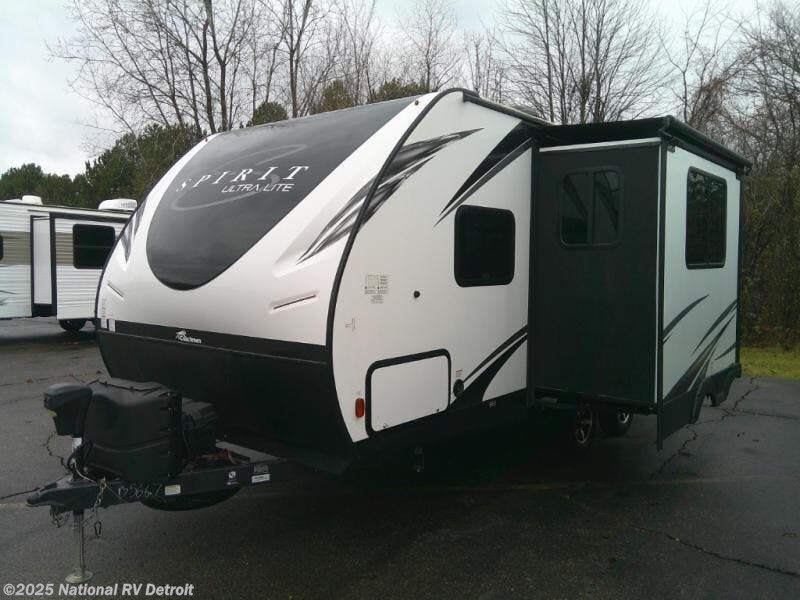 Used 2019 Coachmen Northern Spirit Ultra Lite 1943RB available in Belleville, Michigan