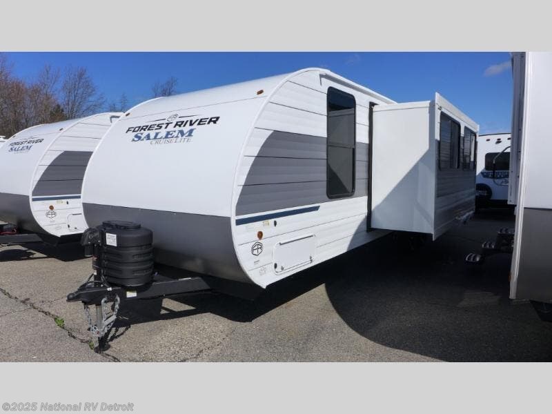 Contact us now about this 2025 Forest River Salem Cruise Lite 273QBXL! 2025 Salem Cruise Lite 273QBXL by Forest River from National RV Detroit in Belleville, Michigan