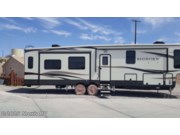Call now about this 2018 Heartland Bighorn Traveler BHTR 39 MB! 2018 Heartland Bighorn Traveler BHTR 39 MB - Used Fifth Wheel For Sale by Norris RV in Casa Grande, Arizona features Slideout, Satellite Dish, Exterior Speakers, Roof Vents, LP Detector