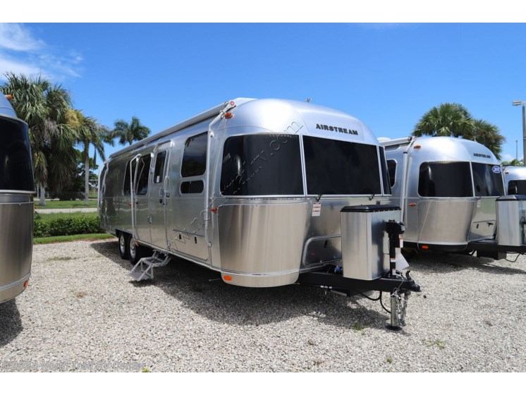 New 2024 Airstream Flying Cloud 30FB available in Fort Myers, Florida