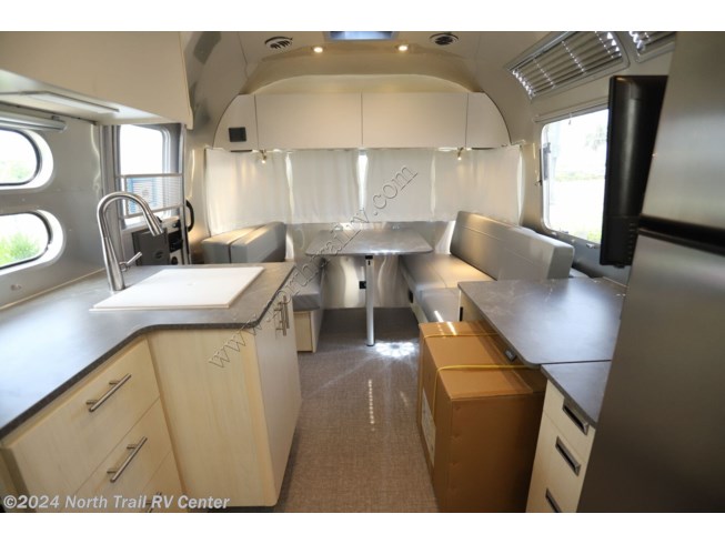 2024 Flying Cloud 27FB by Airstream from North Trail RV Center in Fort Myers, Florida
