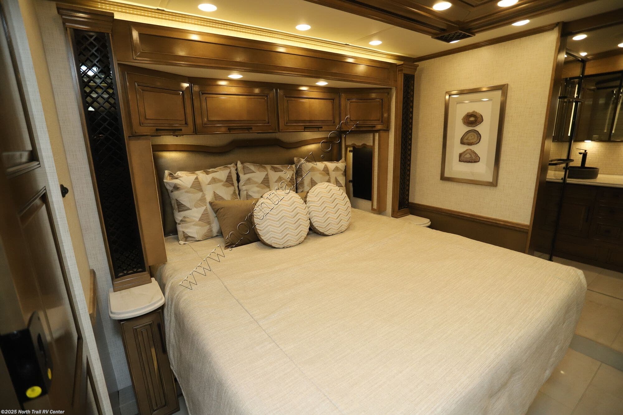 New 2026 Newmar London Aire 4595 available in Fort Myers, Florida