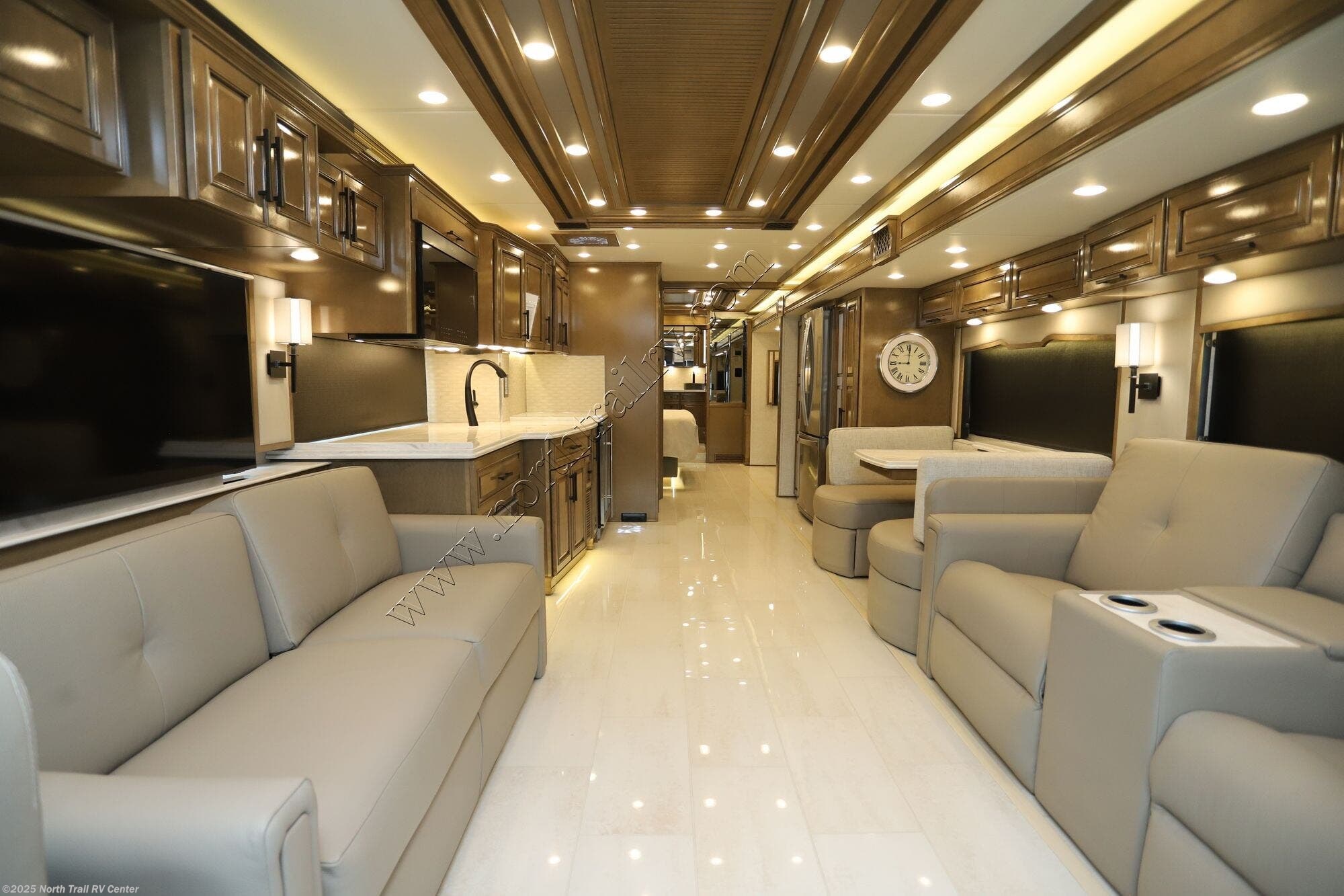 Call now about this 2026 Newmar London Aire 4595! 2026 Newmar London Aire 4595 - New Class A For Sale by North Trail RV Center in Fort Myers, Florida