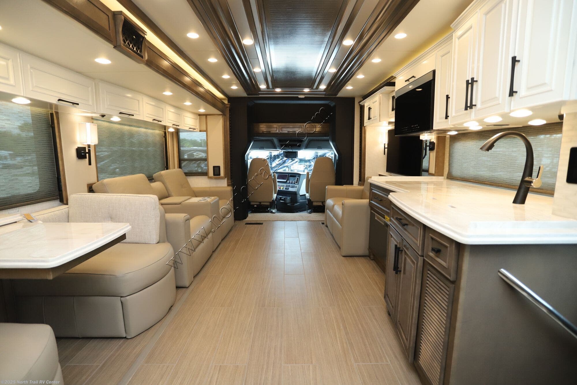 New 2026 Newmar Summit Aire 4505 available in Fort Myers, Florida